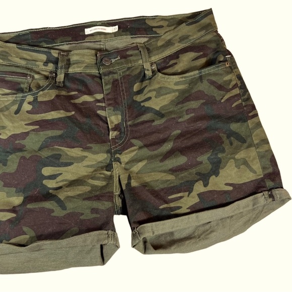 LEVI CAMO SHORTS - Picture 1 of 3